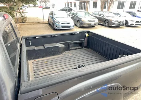 2014 Toyota Tacoma Double Cab Prerunner z USA, uszkodzony, nr VIN 3TMJU4GNXEM157315